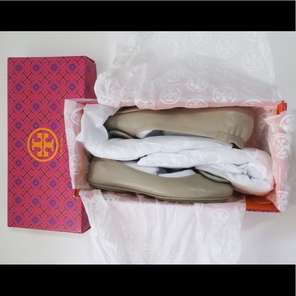 Tory Burch Minnie Travel Logo Ballet Flat - Picture 5 of 8